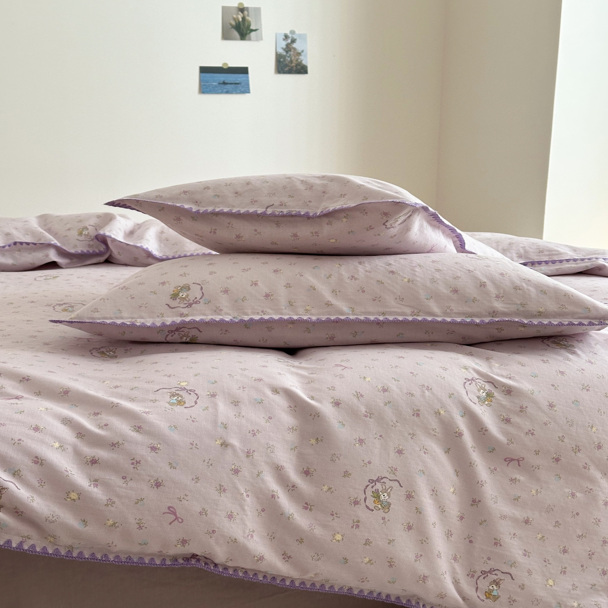 91家纺网 家纺一手货源 找家纺 2025新款春夏新品工艺款全棉双层纱贝壳边四件套 梦露