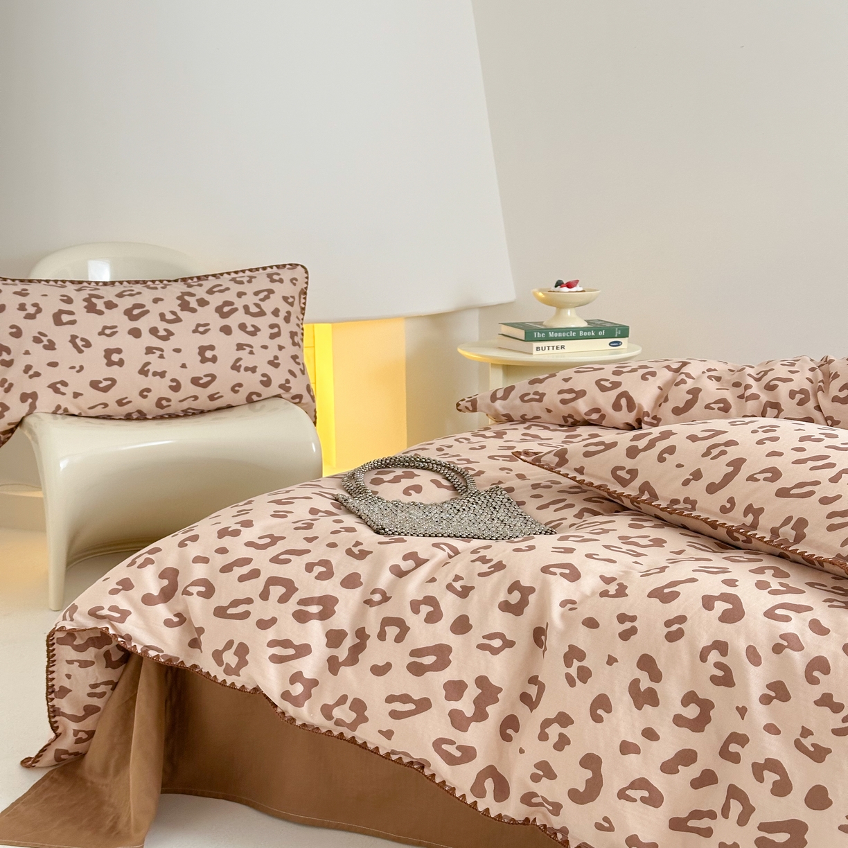 91家纺网 家纺一手货源 找家纺 2025新款春夏新品工艺款全棉双层纱贝壳边四件套 星野