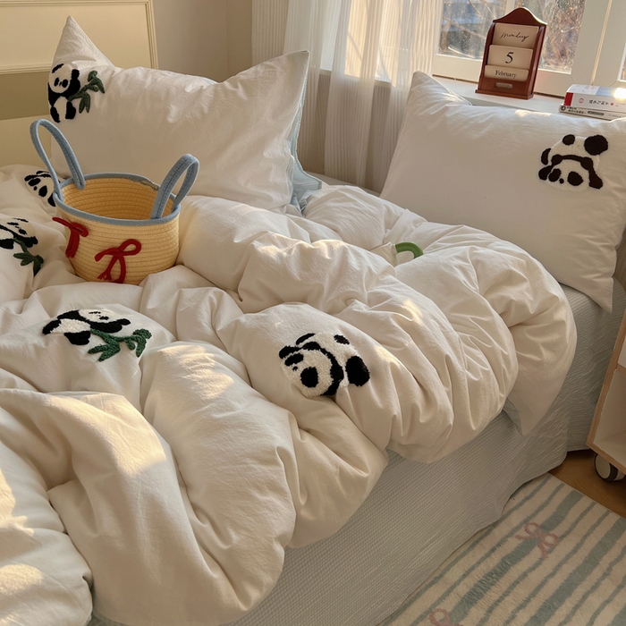 91家纺网 家纺一手货源 找家纺 慕尚家纺 2025新款春夏新款色织水洗棉毛巾绣四件套 熊猫 米白