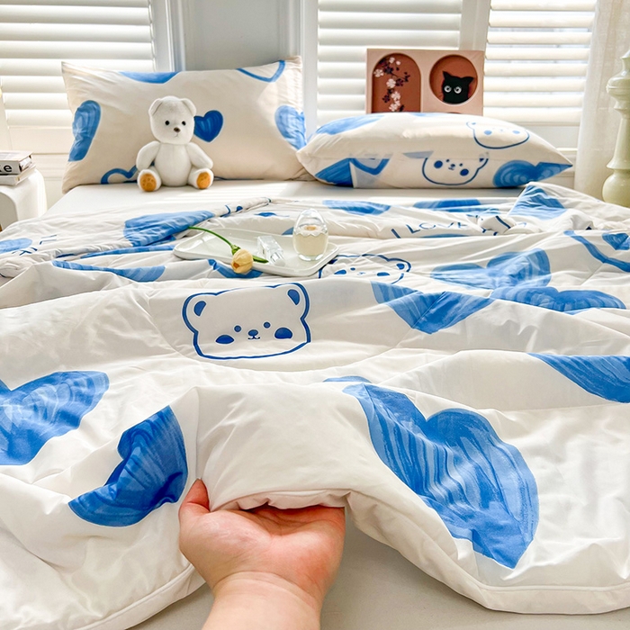 91家纺网 家纺一手货源 找家纺 好梦来家纺（原锦茂家纺） 2025新款印花凉感丝抗菌夏被 爱心熊