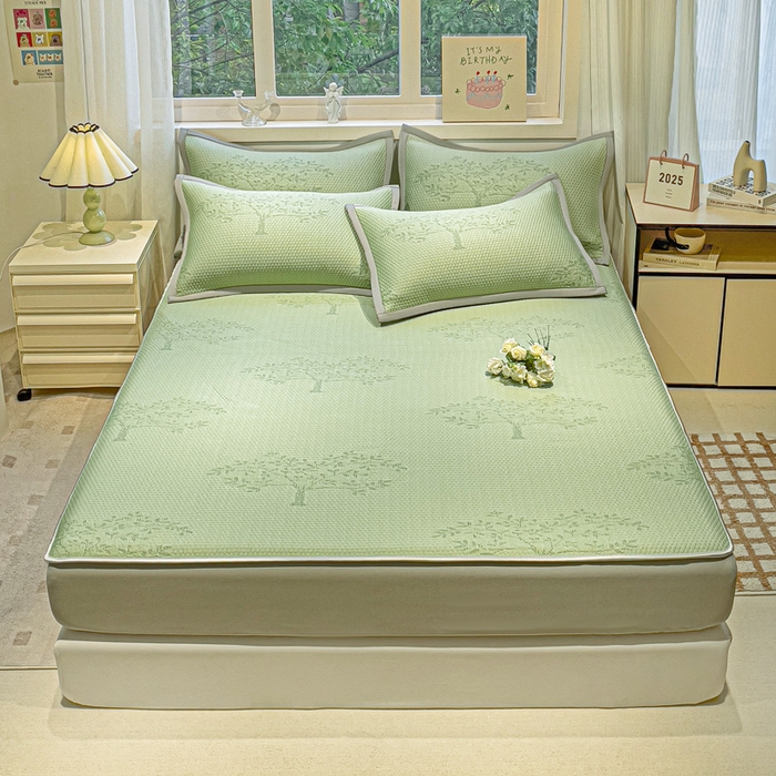 91家纺网 家纺一手货源 找家纺 富馨莱 2025新款A类480克PE凉感凉豆豆凉席三件套和单件床笠款 发财树-绿