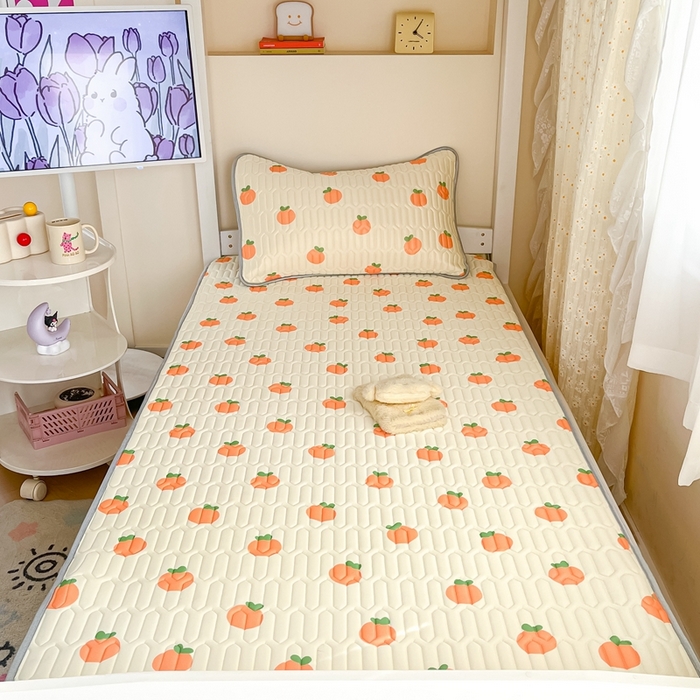 91家纺网 家纺一手货源 找家纺 川悦生活 2025新款小阪凉感丝印花凉席-学生床 蜜柑夏语