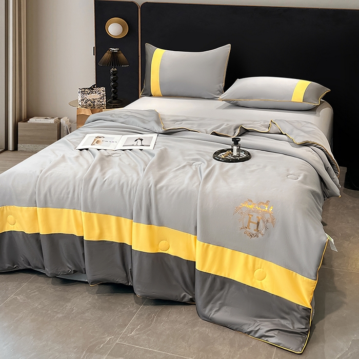 91家纺网 家纺一手货源 找家纺 梦舒羽 2025新款清凉舒适水洗冰丝双拼亮钻夏被四件套 双拼亮钻高级灰