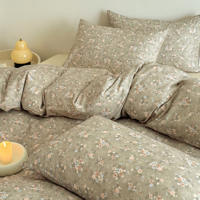 91家纺网 家纺一手货源 找家纺 塞纳 2026新款.全棉有氧双层纱四件套-场景一 花间梦-咖