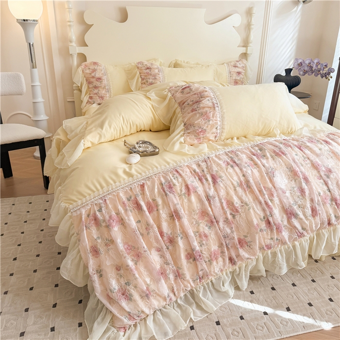 91家纺网 家纺一手货源 找家纺 富盛家纺 2025新款水洗亲肤棉雪纺印绣工艺四件套公主风四件套巴黎春天系列 巴黎春天-黄