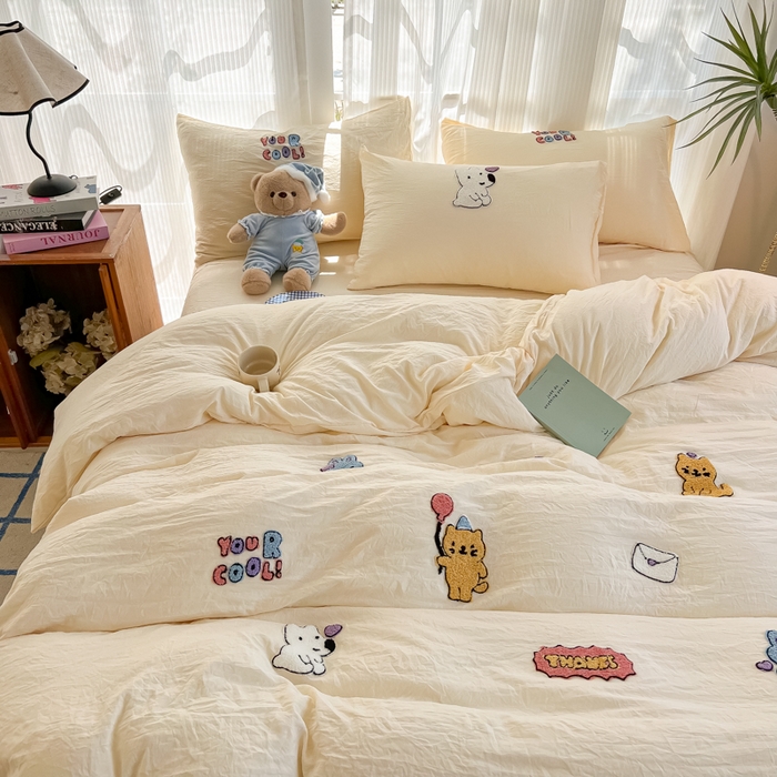 91家纺网 家纺一手货源 找家纺 韩巢家纺 2025新款超柔水洗棉毛巾绣四件套 动物乐园-奶黄