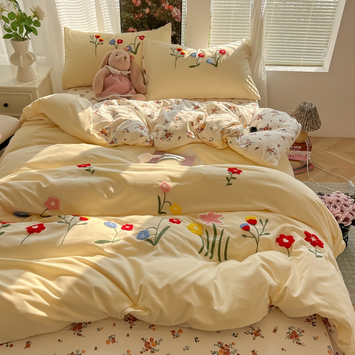 91家纺网 家纺一手货源 找家纺 子钦家纺 2025新款云朵棉毛巾绣床单床笠四件套宿舍儿童-繁花似锦 奶白