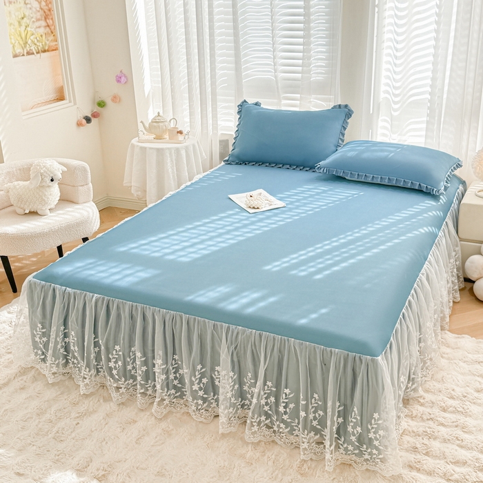 91家纺网 家纺一手货源 找家纺 LIFE.丽芙 2025春夏新款独家研发太空层凉感软席双层蕾丝边冰丝凉席床裙款 宾利蓝