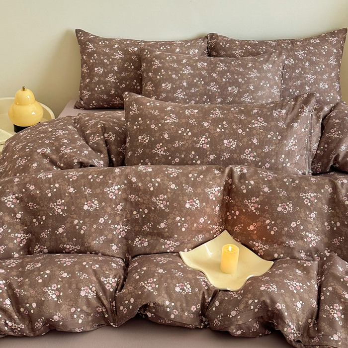 91家纺网 家纺一手货源 找家纺 塞纳 2026新款.全棉有氧双层纱四件套-场景一 花间梦-棕