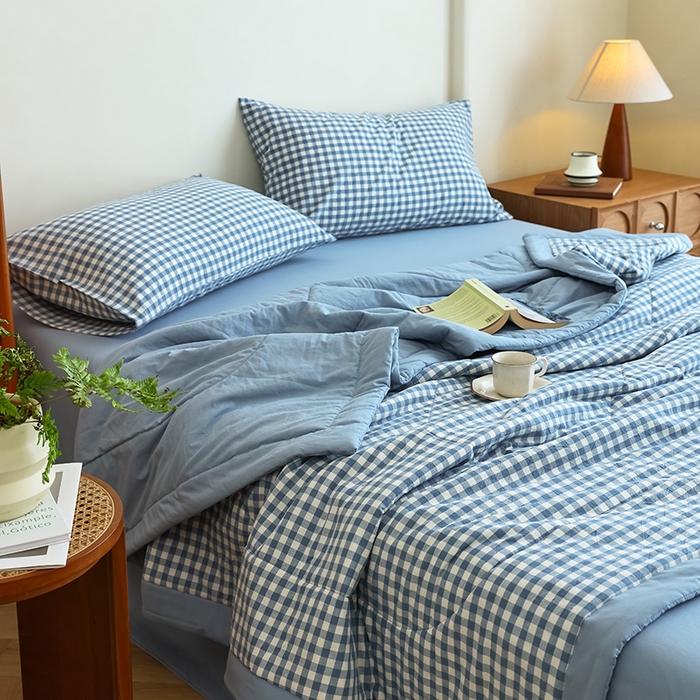 91家纺网 家纺一手货源 找家纺 雯雨家纺 2025新款A类无印风里外全棉纯棉水洗棉新疆棉花夏被夏凉被空调被 浅蓝小格