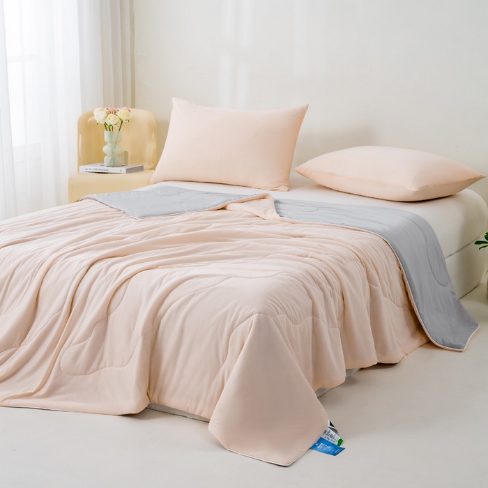 91家纺网 家纺一手货源 找家纺 好梦来家纺（原锦茂家纺） 2026新款印花凉感丝抗菌夏被 粉拼灰