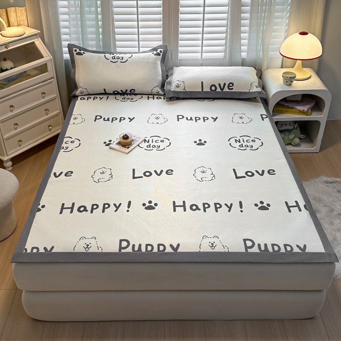 91家纺网 家纺一手货源 找家纺 席佬大 2025新款高克重卡通数码印花冰藤席床席床笠款 快乐小狗-平铺款-平铺款