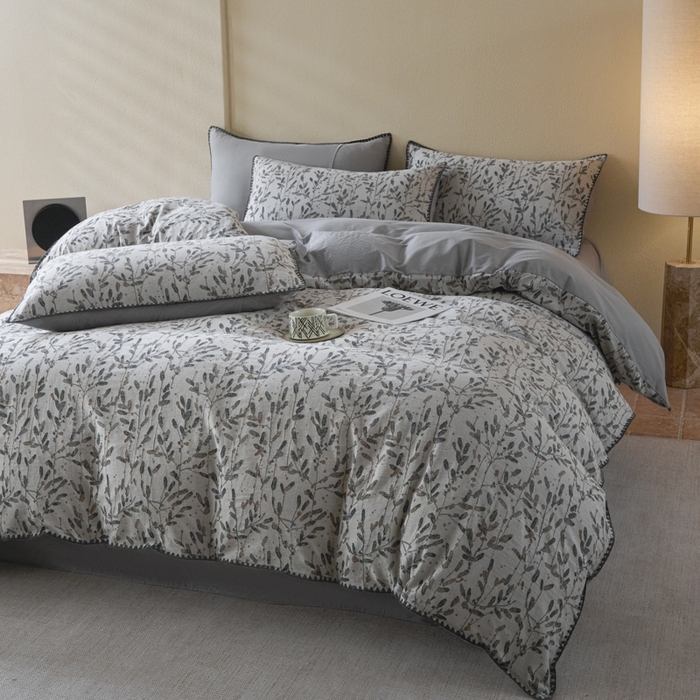 91家纺网 家纺一手货源 找家纺 2025新款亲肤全棉三层纱提花四件套 叶语-嫩灰