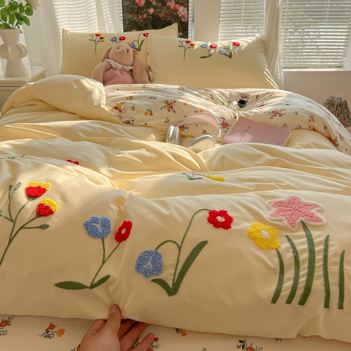 91家纺网 家纺一手货源 找家纺 子钦家纺 2025新款云朵棉毛巾绣床单床笠四件套宿舍儿童-繁花似锦 奶白