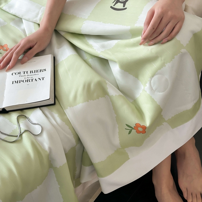 91家纺网 家纺一手货源 找家纺 茧羽世家 2025新款天丝银萃沁氧抗菌系列夏被子被芯 绿野棋语