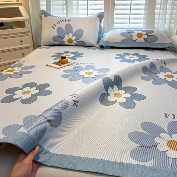 91家纺网 家纺一手货源 找家纺 席佬大 2025新款高克重卡通数码印花冰藤席床席床笠款 花语-平铺款