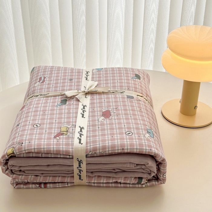 91家纺网 家纺一手货源 找家纺 2025新款全棉有氧A类母婴级双层纱印花四件套 追觅-红