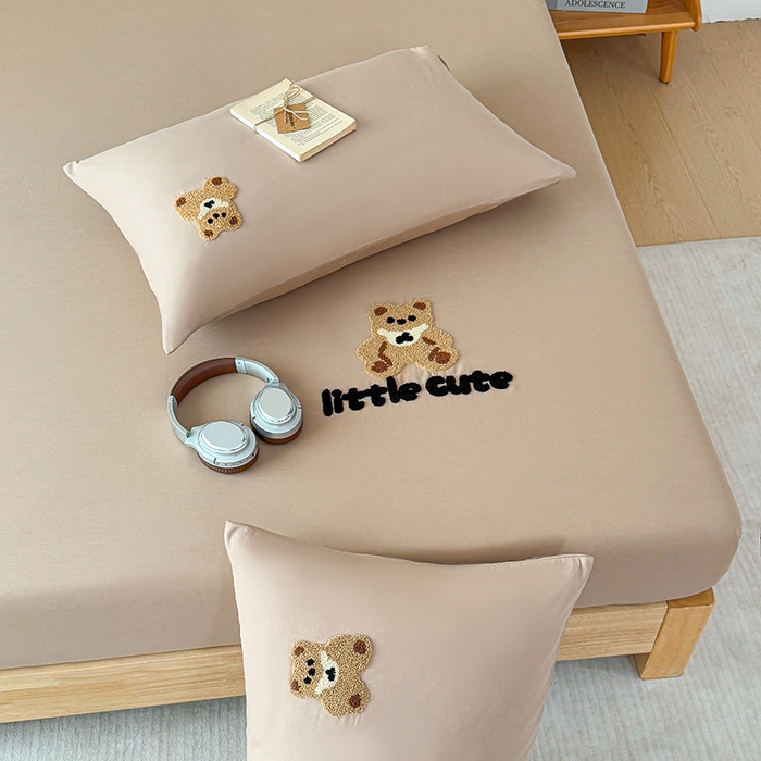 91家纺网 家纺一手货源 找家纺 澳梵家居 2025新款A类全棉毛巾绣床笠 咖啡熊