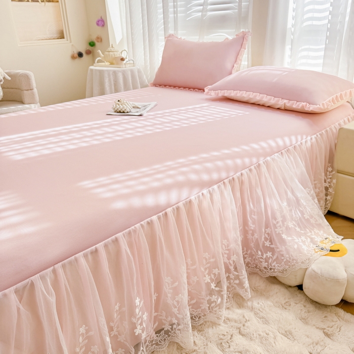 91家纺网 家纺一手货源 找家纺 LIFE.丽芙 2025春夏新款独家研发太空层凉感软席双层蕾丝边冰丝凉席床裙款 樱花粉