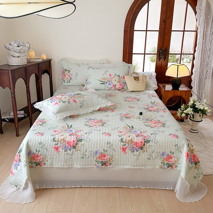 91家纺网 家纺一手货源 找家纺 赫本家纺  2025新款水洗棉花边款夹棉床盖三件套四件套 南笙几梦