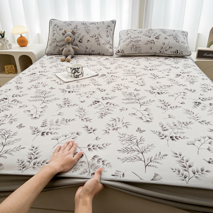 91家纺网 家纺一手货源 找家纺 2025春夏新款独家研发太空层凉感软席冰丝印花凉席床笠款 水墨叶