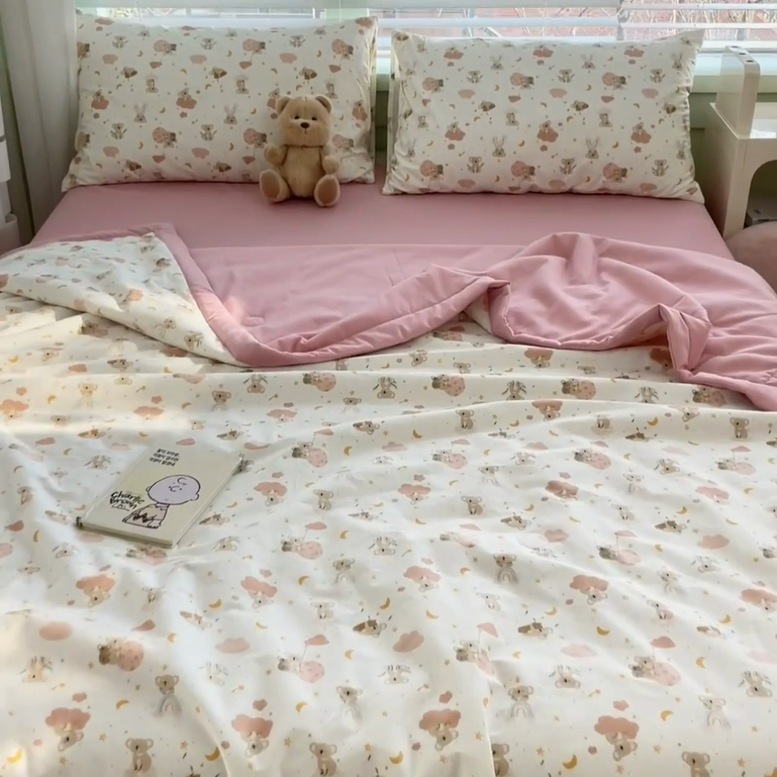 91家纺网 家纺一手货源 找家纺 一加一 2025新款A棉B水洗棉大豆夏被四件套 乖乖熊