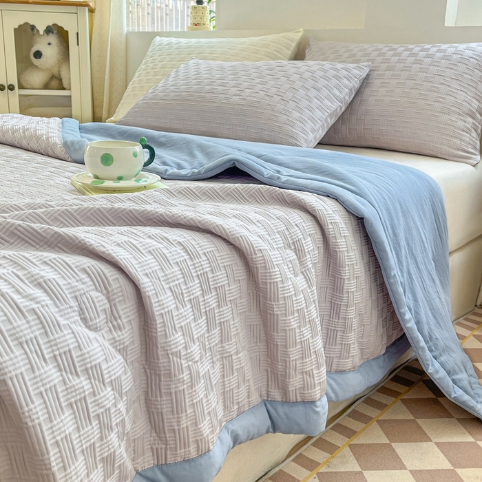 91家纺网 家纺一手货源 找家纺 欧邦 2025新款华夫格水洗棉夏被 灰＋蓝