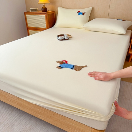 澳梵家居 2025新款A类全棉毛巾绣床笠 腊肠小狗-白