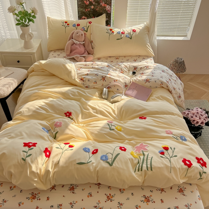 91家纺网 家纺一手货源 找家纺 子钦家纺 2025新款云朵棉毛巾绣床单床笠四件套宿舍儿童-繁花似锦 奶白