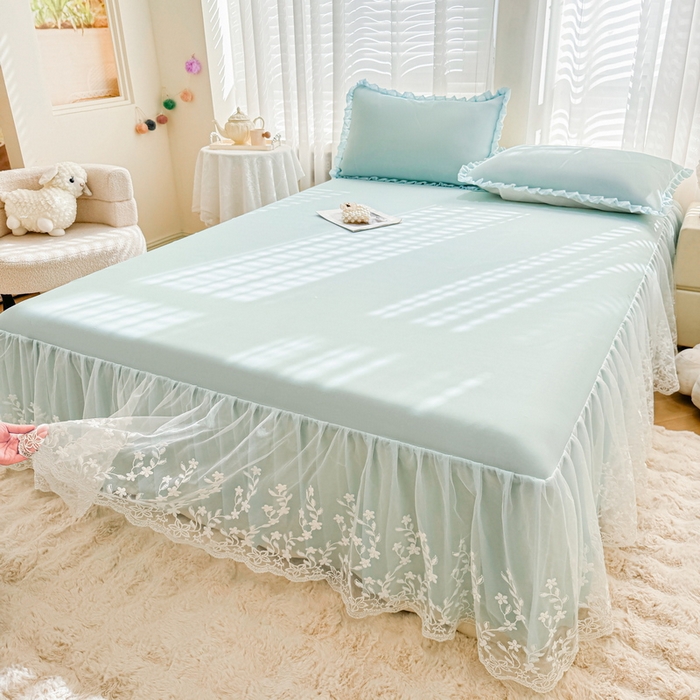 91家纺网 家纺一手货源 找家纺 LIFE.丽芙 2025春夏新款独家研发太空层凉感软席双层蕾丝边冰丝凉席床裙款 浅兰