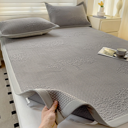 91家纺网 家纺一手货源 找家纺 （总）富馨莱 2025新款A类480克PE凉感凉豆豆凉席三件套和单件平铺款