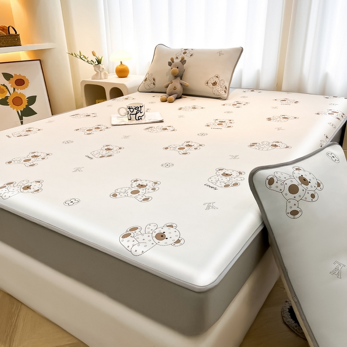 91家纺网 家纺一手货源 找家纺 2025春夏新款独家研发太空层凉感软席冰丝印花凉席床笠款 可可熊