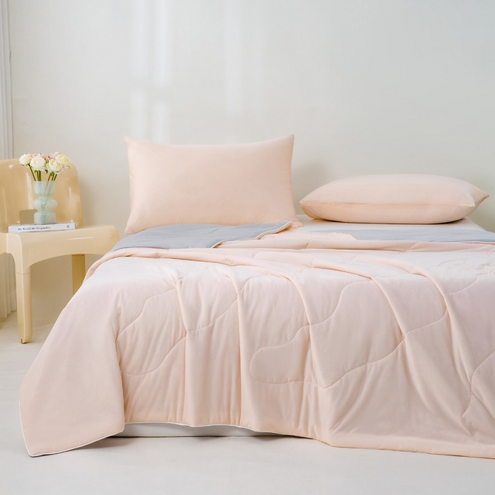 91家纺网 家纺一手货源 找家纺 好梦来家纺（原锦茂家纺） 2026新款印花凉感丝抗菌夏被 粉拼灰