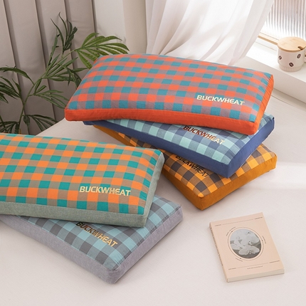 91家纺网 家纺一手货源 找家纺 （总）仁宇枕业 2025新款新品全棉色织水洗棉宫廷全荞麦枕头枕芯-无印宽边大格子系列荞麦枕