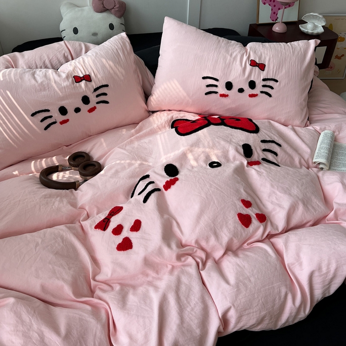 91家纺网 家纺一手货源 找家纺 优色良品家纺 2025新款110克超柔水洗棉卡通毛巾绣四件套 蝴蝶猫咪-粉黑