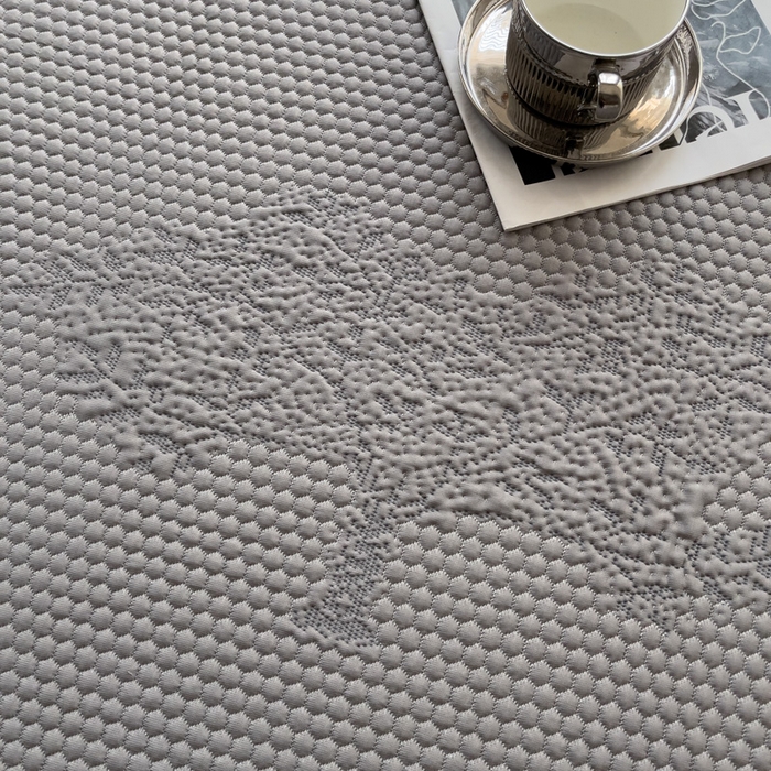 91家纺网 家纺一手货源 找家纺 富馨莱 2025新款A类480克PE凉感凉豆豆凉席三件套和单件平铺款 发财树-灰