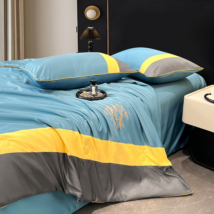 91家纺网 家纺一手货源 找家纺 梦舒羽 2025新款清凉舒适水洗冰丝双拼亮钻夏被四件套 双拼亮钻星空蓝