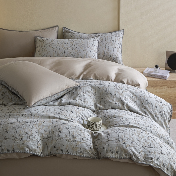 91家纺网 家纺一手货源 找家纺 2025新款亲肤全棉三层纱提花四件套 叶语-珠子褐