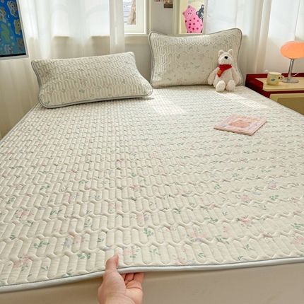 慕尚家纺 2025新款小清新凉感丝乳胶席 花朵兔