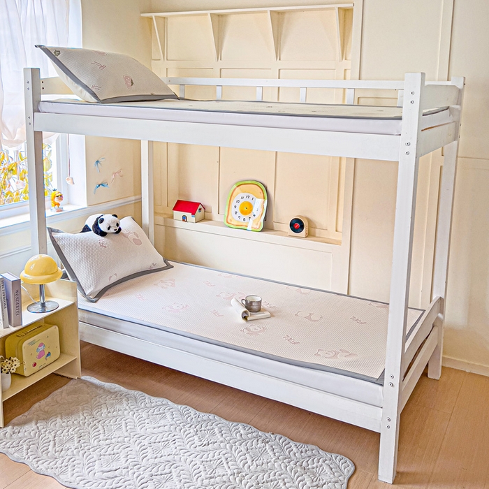 91家纺网 家纺一手货源 找家纺 富馨莱 2025新款A类480克PE凉感凉豆豆凉席三件套和单件学生款 熊猫嘟嘟-粉