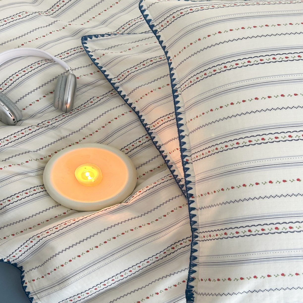 91家纺网 家纺一手货源 找家纺 2025新款工艺款全棉双层纱小清新贝壳边四件套 花韵