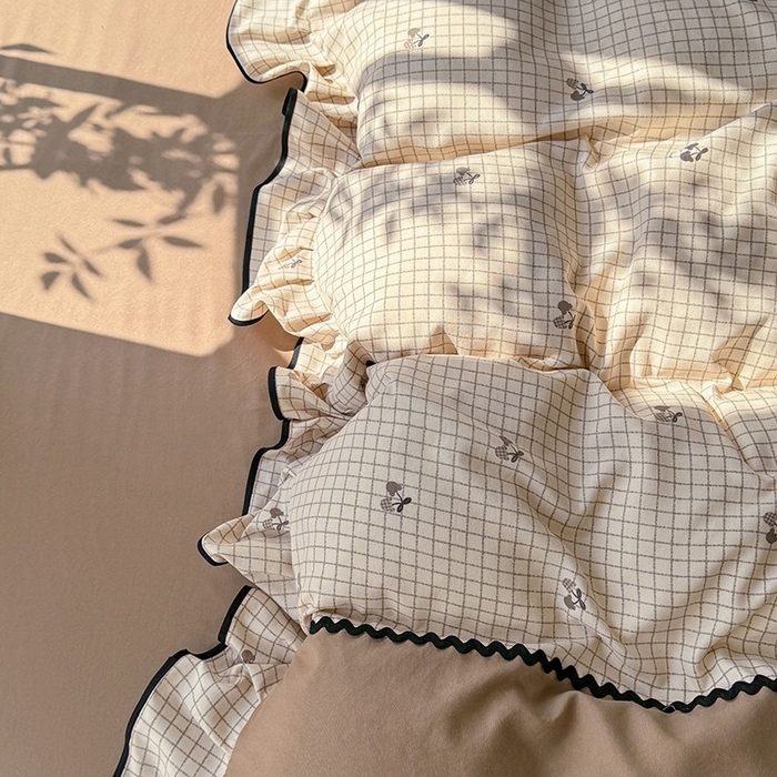 91家纺网 家纺一手货源 找家纺 大麦家纺 2025新款韩式花边亲肤棉四件套 格子樱桃