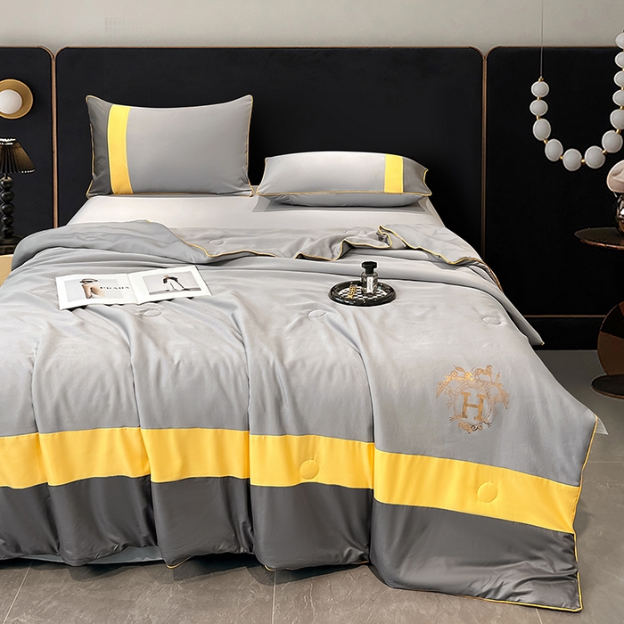 91家纺网 家纺一手货源 找家纺 梦舒羽 2025新款清凉舒适水洗冰丝双拼亮钻夏被四件套 双拼亮钻高级灰