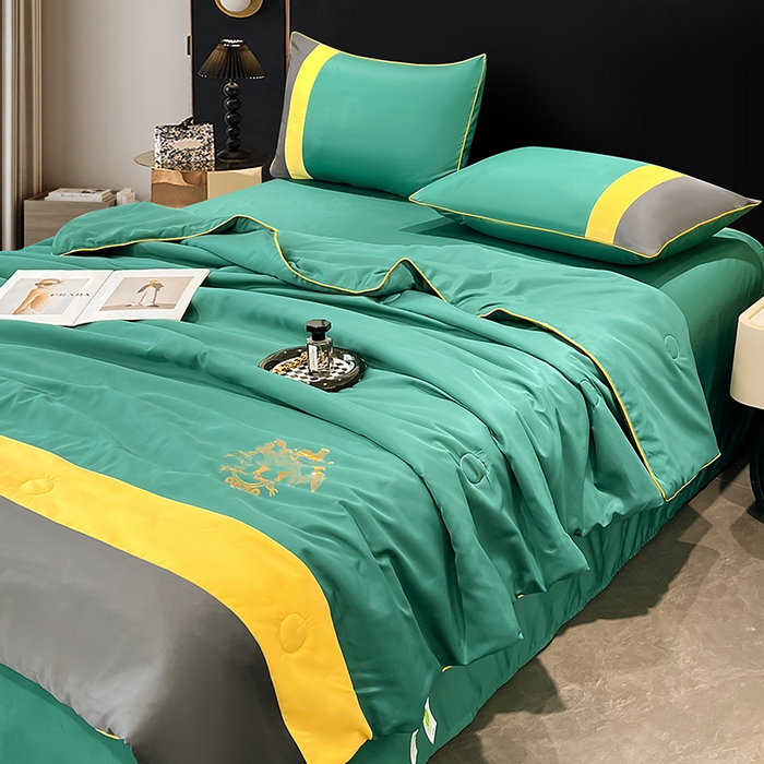 91家纺网 家纺一手货源 找家纺 梦舒羽 2025新款清凉舒适水洗冰丝双拼亮钻夏被四件套 双拼亮钻松石绿