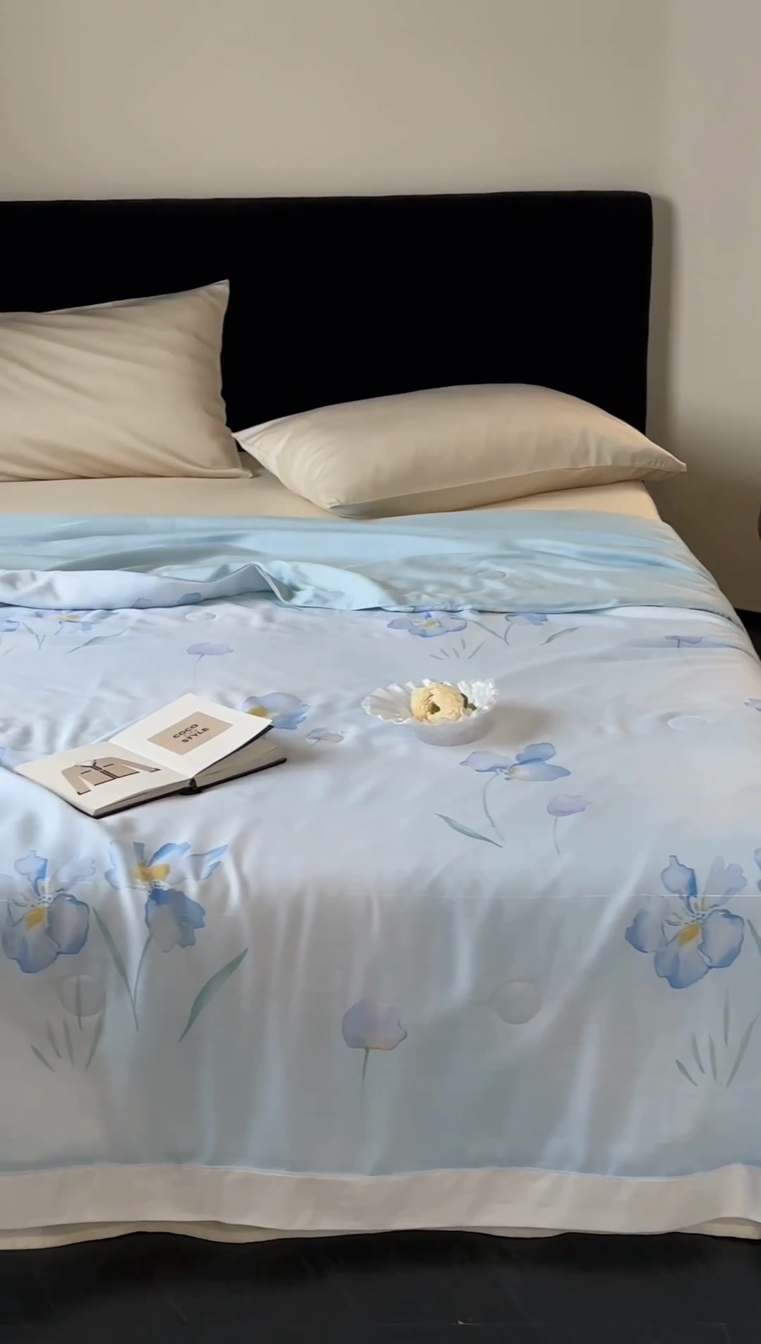 91家纺网 家纺一手货源 找家纺 茧羽世家 2025新款天丝银萃沁氧抗菌系列夏被子被芯 水墨蓝韵