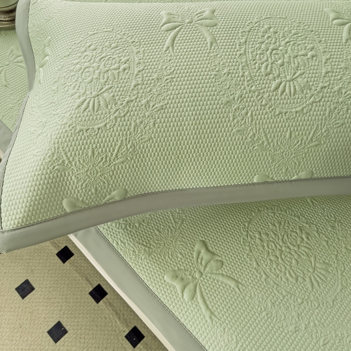 91家纺网 家纺一手货源 找家纺 富馨莱 2025新款A类480克PE凉感凉豆豆凉席三件套和单件平铺款 蝴蝶結-绿