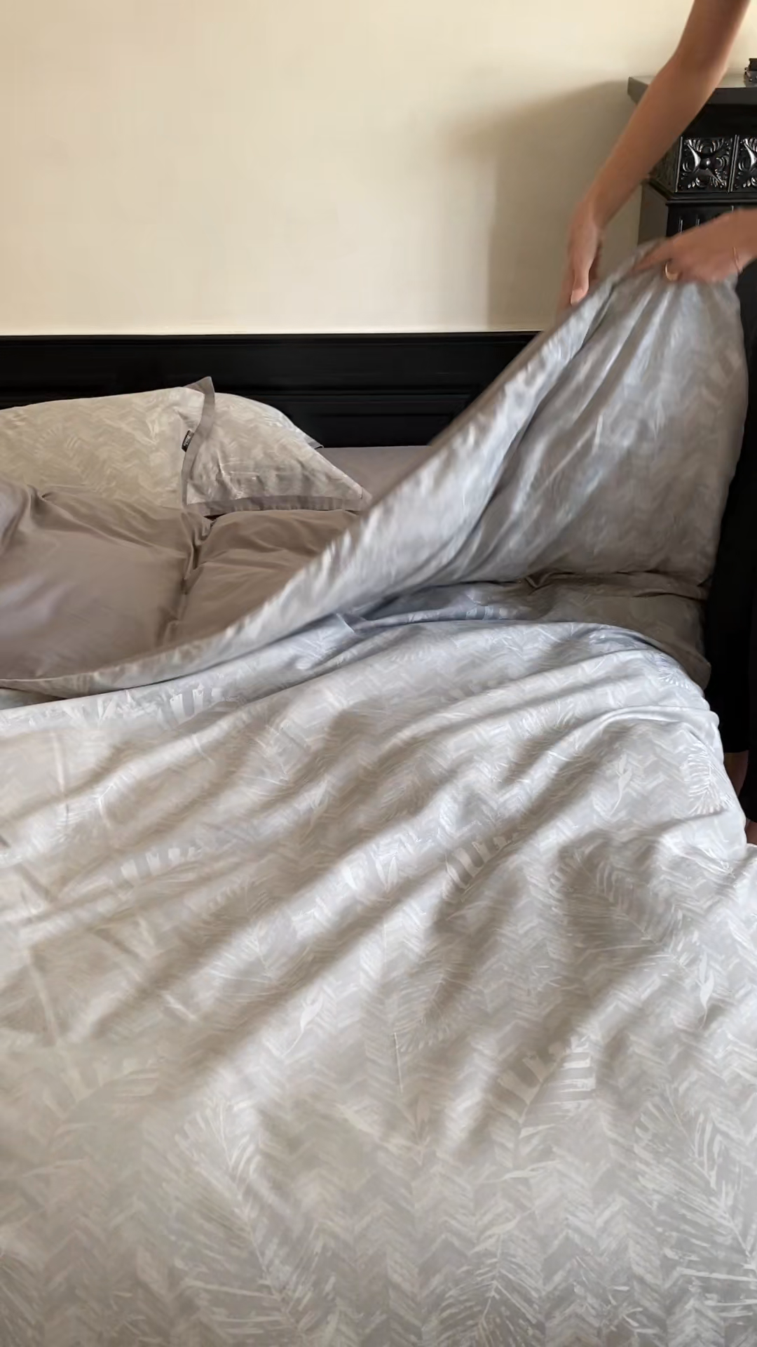 91家纺网 家纺一手货源 找家纺 玉宇阁2025新款100S色织天丝棉大提花四件套-星海 星海香槟米灰