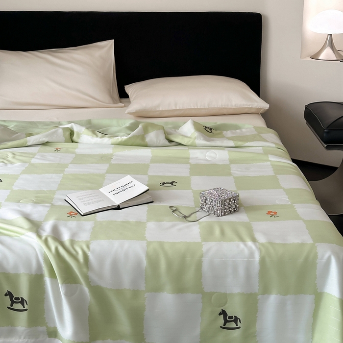 91家纺网 家纺一手货源 找家纺 茧羽世家 2025新款天丝银萃沁氧抗菌系列夏被子被芯 绿野棋语