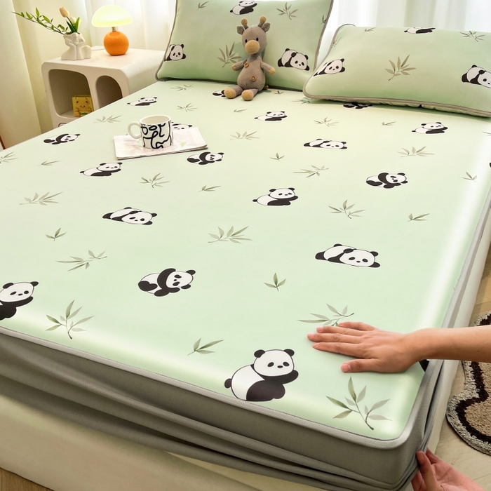 91家纺网 家纺一手货源 找家纺 2025春夏新款独家研发太空层凉感软席冰丝印花凉席床笠款 小熊猫