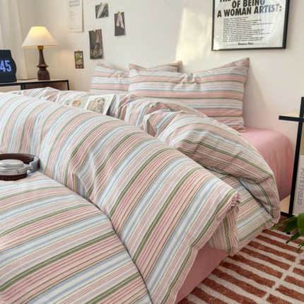 91家纺网 家纺一手货源 找家纺 玖弘家居 2025新款水洗棉格子系列四件套 西瓜红条